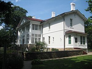 Sterling Il Dillon Home1