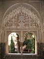 Ventanas con arabescos en la Alhambra