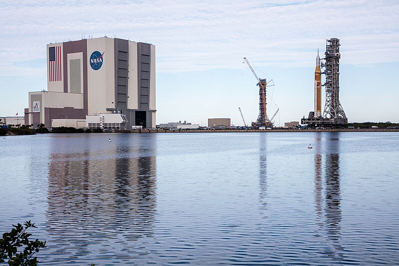 Artemis II Rollout (NHQ202601170068)