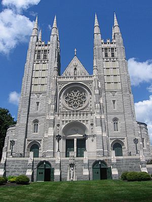 Basilique Saint-Pierre et Saint-Paul2.JPG