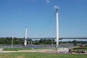 Bob Kerrey Pedestrian Bridge (2010)