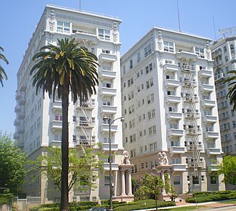 Bryson Apartment Hotel, Los Angeles.JPG