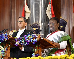 Chief Justice N.V. Ramana administering the oath of the office of the President of India to Droupadi Murmu