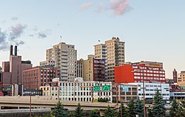 Downtown Duluth, Minnesota Skyline (25406820466).jpg