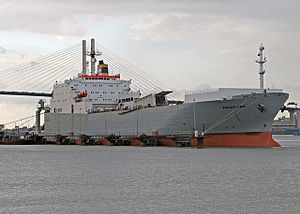 Freight ferry Aquiline at Dartford - geograph.org.uk - 1099113