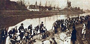 Le Tour des Flandres 1929 emprunte le bord du canal reliant Bruges à Ostende