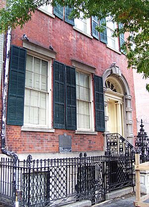 Merchant's House Museum side view