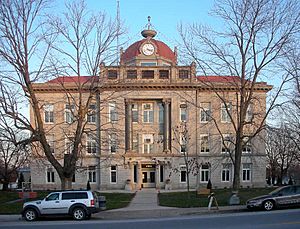 The Monroe County Courthouse in Paris