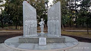 Pomnik w hołdzie poległym powstańcom 01