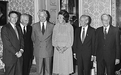 Queen Beatrix meets Nobel Laureates in 1983b