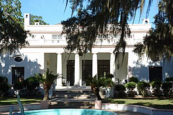 RJ Reynolds mansion, Sapelo Island, GA, US.jpg