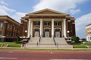 Tyler May 2016 12 (First Baptist Church)