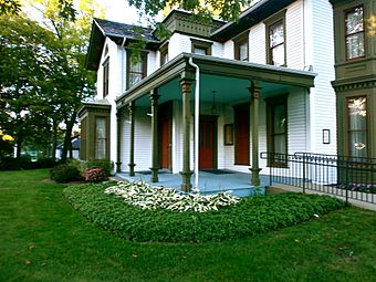Waukegan Historical Society Haines House (located on the former Bowen Country Club land).JPG