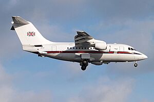 ZE701 BAe 146 CC.2 (11329254276)