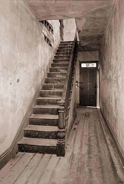 72-NorthAmericanPhalanx-stairway