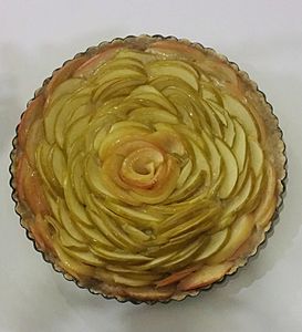 Caramel Rose Apple Pie
