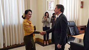 Deputy Secretary Blinken Meets With National League for Democracy Leader Daw Aung San Suu Kyi in Naypyitaw (24402014001)