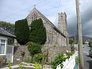 Eglwys Sant Sior, Trefor (geograph 4622508).jpg