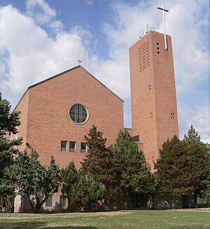 Hennessy Hall (Dodge City KS) W end from S 2