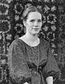 Liv Ullmann i hjemmet sitt 1966 (cropped)