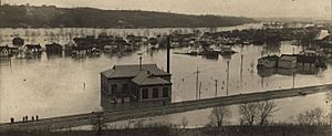 Miamisburg under water, 1913