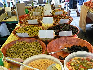 Olives au marche de Toulon p1040238