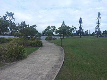 Pathway along Lake Kawana at Bokarina, Queensland.jpg