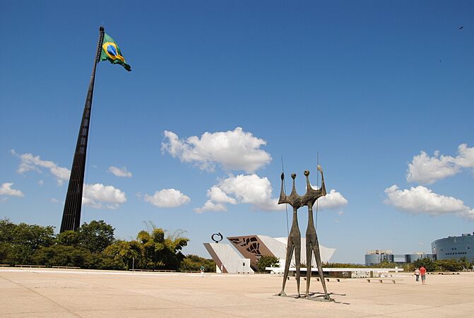 Praça dos três poderes (5944395105) (3)