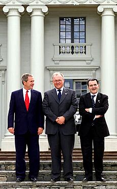 President George W. Bush poses with Swedish Prime Minister Goran Person and European Union Commission President Romano Prodi