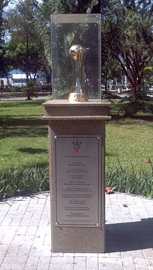 Taça do Mundial 2012, nos jardins do Parque São Jorge