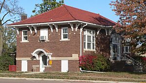 Tyndall SD Carnegie library from SW 1