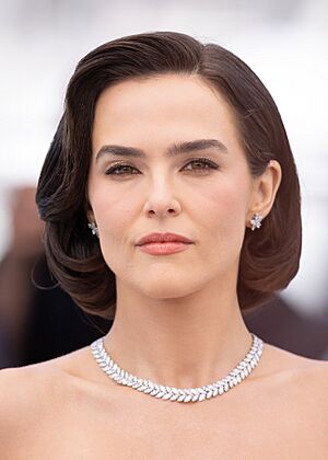 Zoey Deutch-5656 Cropped.jpg