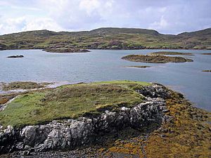A view into the natural harbour from Gighay-Gioghaigh - geograph.org.uk - 1477214