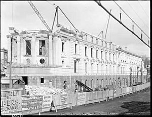 Auckland Town Hall under construction, 1090208
