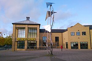 Cmglee Cambourne Morrisons sculpture