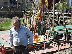 David Leal and the SB Decima at Dartford Lock 8748.jpg