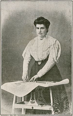 Fotografia de la delineant Leonor Ferrer.jpg