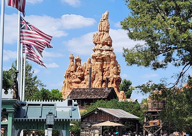 Frontierland, Disneyland