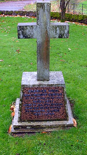 Hagley, St John the Baptist - Lyttelton plot, row 4 grave 3 - photo 1