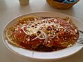 Huevos rancheros con salsa