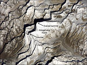 ISS004E8852 everest
