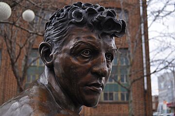 Joey Giardello Statue on Passyunk Ave at 13th and McKean Sts Philadelphia PA (DSC 3601)
