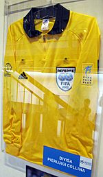 Maglia di pierluigi collina indossata nella finale mondiale brasile-germania del 30-06-02