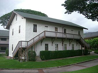 Old School Hall at Punahou School.jpg