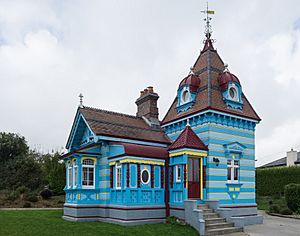 Rathaspeck Manor gate lodge