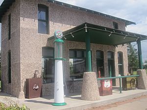 Restored Magnolia station, Vega, TX IMG 4907