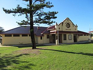 Southport SLSC pavilion.jpg