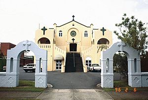 St Monica's Old Cathedral, 1996.jpg