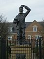 Stan Laurel Statue1