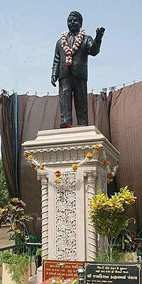 Statue of Jaikishan of Shankar-Jaikishan